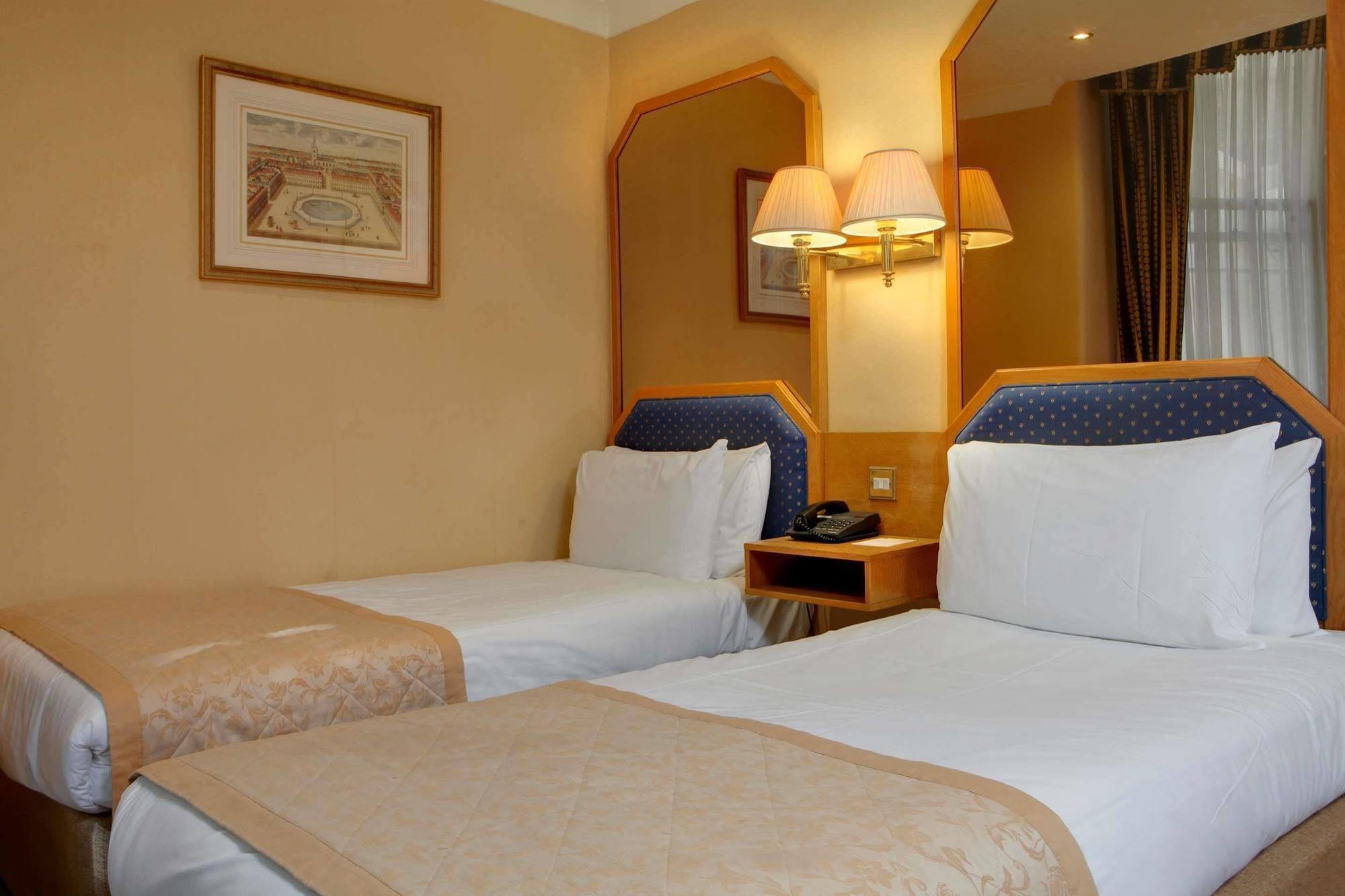 Hotel Best Western Burns Kensington 3*